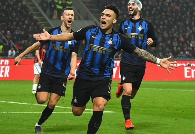 弱侧由长臂 弱侧由长臂