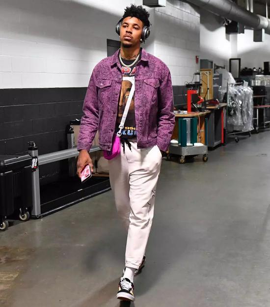 第三人跑动 第三人跑动